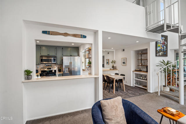 2287 Martinique Lane, Oxnard CA: https://media.crmls.org/mediaz/a6350401-9f61-444f-9aea-3680065da400.jpg