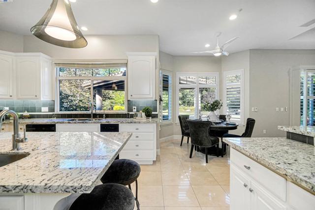 964 Piemonte Dr, Pleasanton CA: https://media.crmls.org/mediaz/a6351c1d-e1b7-4bd1-b303-6881d169d54b.jpg