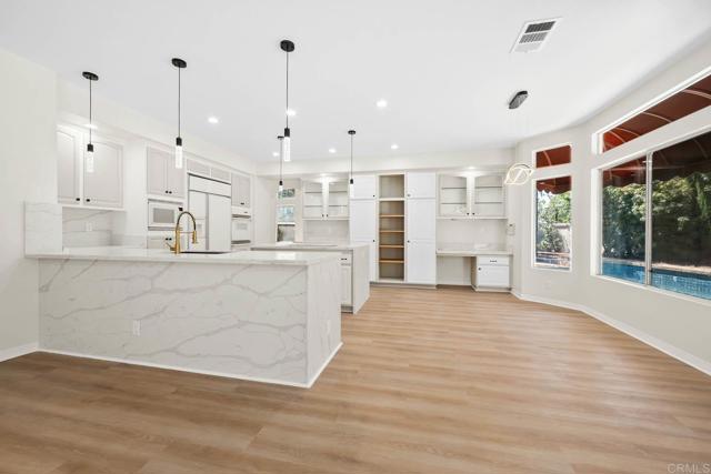 Detail Gallery Image 4 of 59 For 23638 Sonata Dr, Murrieta,  CA 92562 - 5 Beds | 3/1 Baths