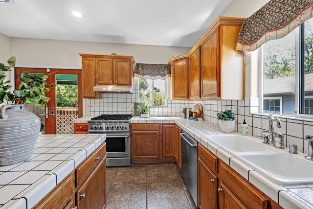 2350 W Avenue 135Th, San Leandro CA: https://media.crmls.org/mediaz/a635c3f9-f31c-47e1-aa23-26d80d30f40f.jpg