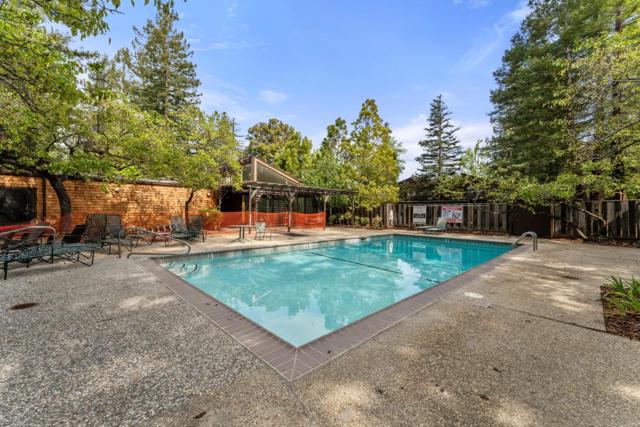 78 Pearce Mitchell Place, Stanford CA: https://media.crmls.org/mediaz/a6363863-1530-459e-a2db-e2c8102df28c.jpg