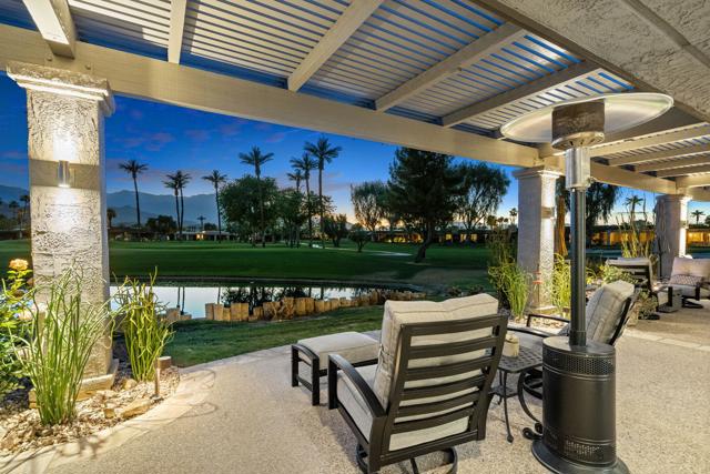 4 Saint Marys Court, Rancho Mirage CA: https://media.crmls.org/mediaz/a6367dcb-2b99-41ad-811f-486d4da49eee.jpg