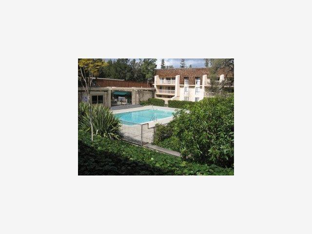 675 Sharon Park Drive, Menlo Park CA: https://media.crmls.org/mediaz/a6373138-5e33-4b57-b21a-1ec88fa7221f.jpg