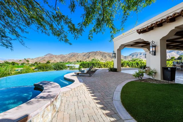 49925 Canyon View Drive, Palm Desert CA: https://media.crmls.org/mediaz/a6386586-57f8-4b65-9ba1-71177b119b64.jpg