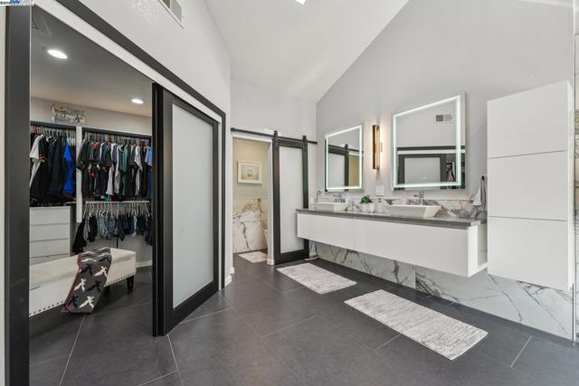 8244 Brittany Dr, Dublin CA: https://media.crmls.org/mediaz/a6389064-b1d1-411c-84a4-7ae71e0e7c82.jpg