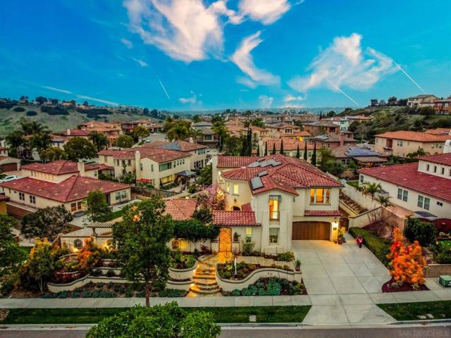 278 Avenida Loretta, Chula Vista CA: https://media.crmls.org/mediaz/a63918e6-5deb-44e9-af06-ce2381a469fb.jpg