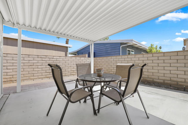 39780 Black Mesa Lane, Palm Desert CA: https://media.crmls.org/mediaz/a6397a0e-2479-402d-a598-a5d55e073bd7.jpg