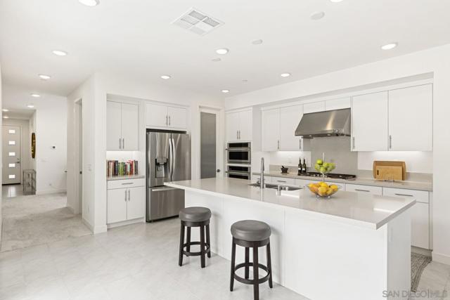 6513 Fischer Way, San Diego CA: https://media.crmls.org/mediaz/a6398974-ba5f-4f10-b626-77a72cf708b4.jpg