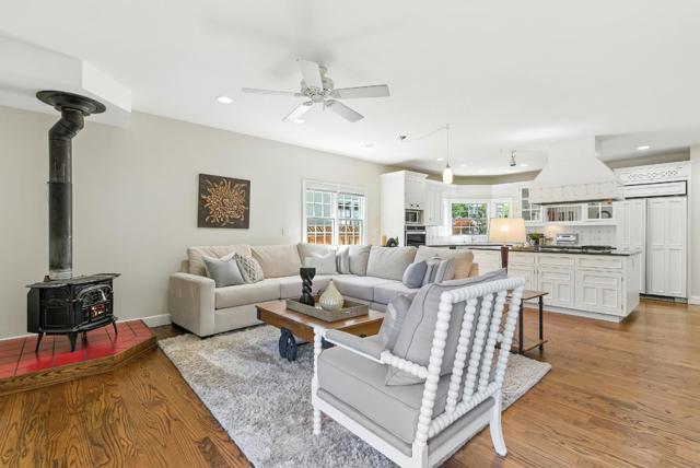 158 Oakdale Street, Redwood City CA: https://media.crmls.org/mediaz/a639ca30-ebe1-4818-95ff-101134bca366.jpg