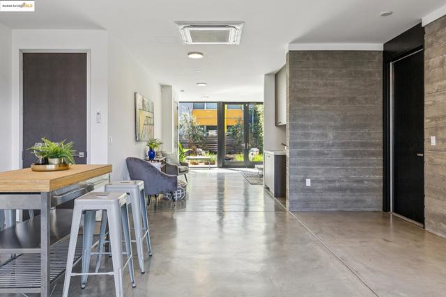 809 Folger Ave, Berkeley CA: https://media.crmls.org/mediaz/a639fdd5-9751-49e8-af49-1380d7855357.jpg