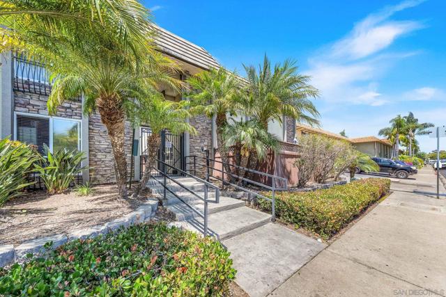 6666 Beadnell Way, San Diego CA: https://media.crmls.org/mediaz/a63a6a32-6abe-4091-ab32-f5c930fbba3a.jpg