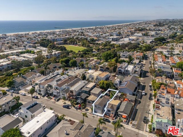 563 2nd Street, Hermosa Beach CA: https://media.crmls.org/mediaz/a63a86e4-f1b0-4df8-9985-e530dabd4306.jpg