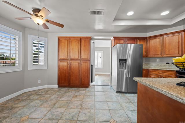 Detail Gallery Image 14 of 48 For 1449 Genoa Dr, Vista,  CA 92081 - 4 Beds | 2/1 Baths