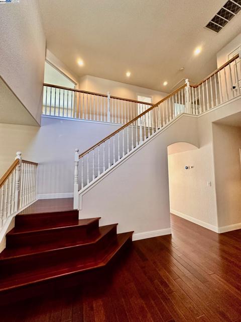 Image 5 of 28 For 6337 Brook Hollow Cir