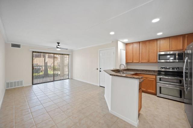 Image 3 of 25 For 78650 Avenue 42  1005