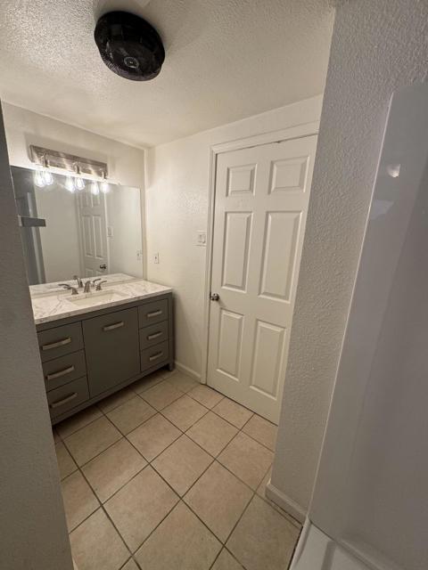 5958 El Reposo Street, Joshua Tree CA: https://media.crmls.org/mediaz/a63bb3a7-d31c-4136-8f7d-7ba0afda28b1.jpg