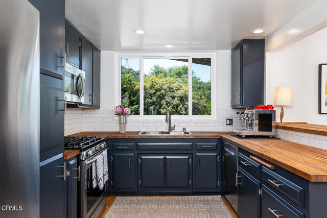 304 Mesa Lila Road, Glendale CA: https://media.crmls.org/mediaz/a63be827-889e-40f6-8f34-56109eb49547.jpg