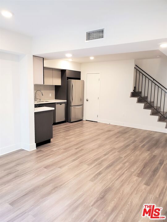 5030 Rosewood Avenue, Los Angeles CA: https://media.crmls.org/mediaz/a63bf90d-5cea-4736-acdc-2bfab7accb93.jpg