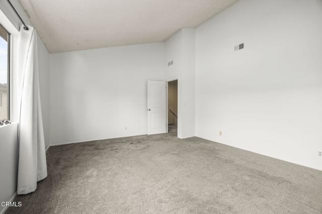 691 County Square Drive, Ventura CA: https://media.crmls.org/mediaz/a63ce99e-c505-4472-9b9e-292025b5b7d9.jpg