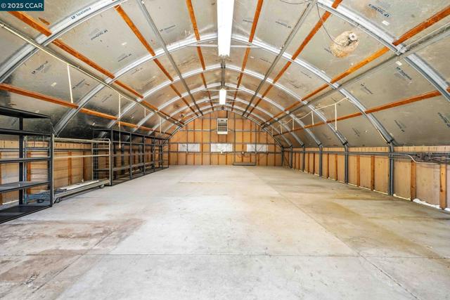 1950 Tule Ln, Knightsen CA: https://media.crmls.org/mediaz/a63e87a8-7626-4372-9d32-74efa91d3994.jpg