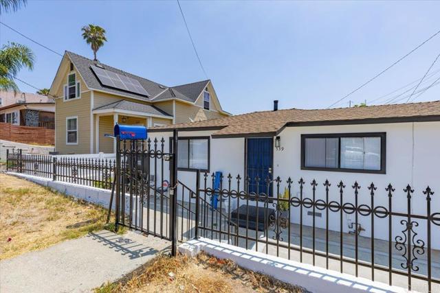 539 45 S 36th Street, San Diego CA: https://media.crmls.org/mediaz/a63fc77f-bb84-448e-a7cc-ca6acf4a6d17.jpg