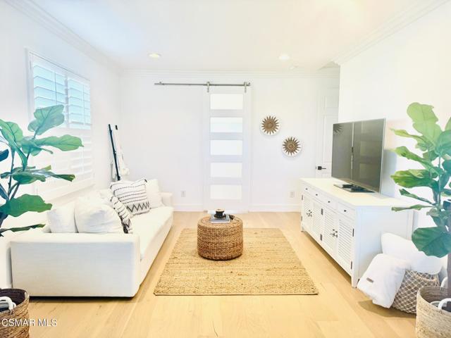 4984 Corral Street, Simi Valley CA: https://media.crmls.org/mediaz/a64004f6-b272-4326-85e7-0a79a92e1328.jpg
