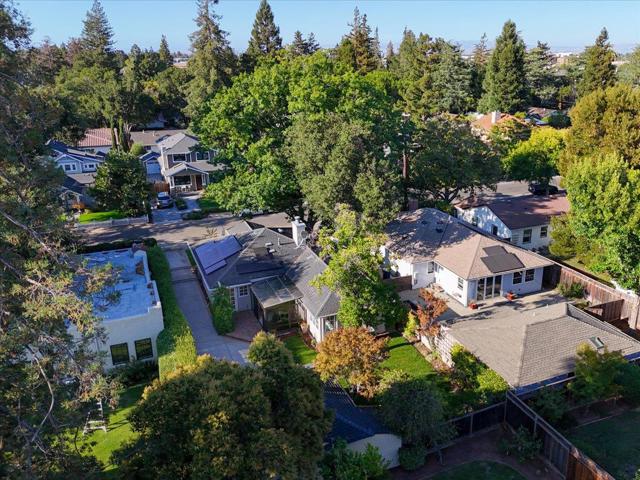162 Del Monte Avenue, Los Altos CA: https://media.crmls.org/mediaz/a64013e3-3599-4293-a2db-b5bb0e597a74.jpg