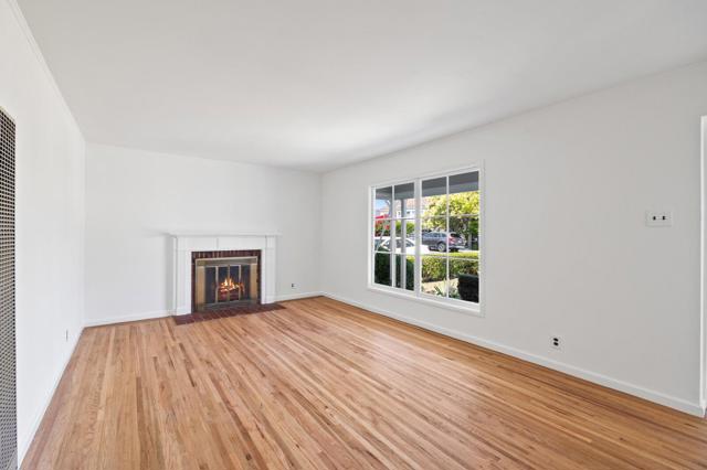 1423 Greenwood Avenue, San Carlos CA: https://media.crmls.org/mediaz/a64108ee-4de1-46fc-9d33-f6cbc9a17f7d.jpg