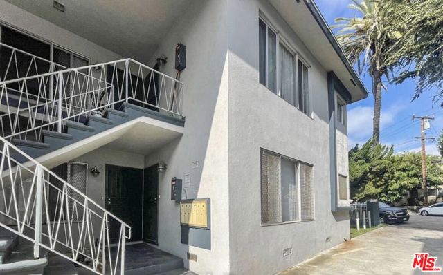 524 E Hazel Street, Inglewood CA: https://media.crmls.org/mediaz/a6417c84-6628-490d-bd4e-129993f279aa.jpg