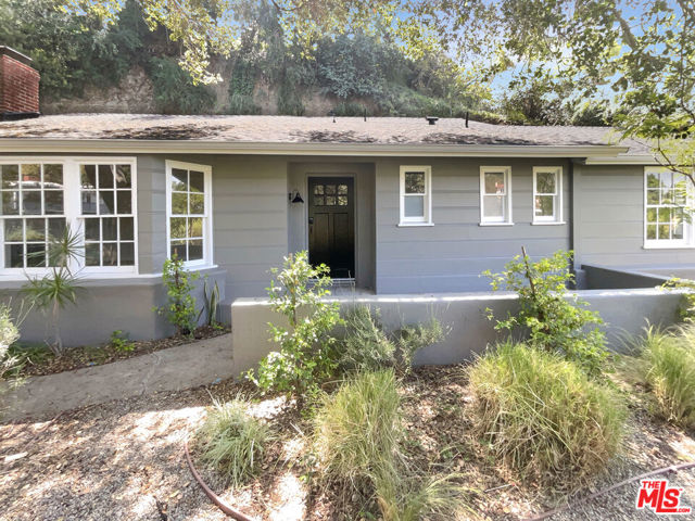 2252 Verde Oak Drive, Los Angeles CA: https://media.crmls.org/mediaz/a641d364-5026-41a5-92de-4fdf16e62b10.jpg