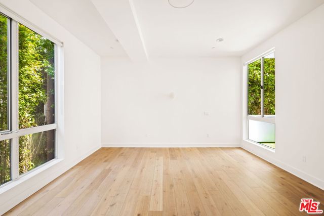 616 N Croft Avenue, West Hollywood CA: https://media.crmls.org/mediaz/a6426966-b752-456d-9178-d971528179cb.jpg