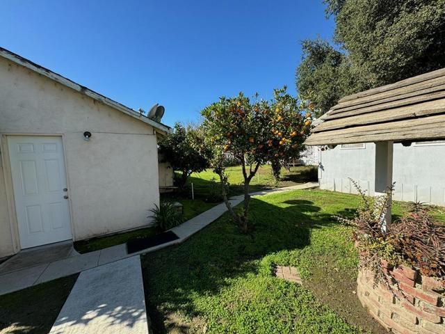 510 Bassett Street, King City CA: https://media.crmls.org/mediaz/a642a4c1-8249-4647-ac82-243700265e31.jpg