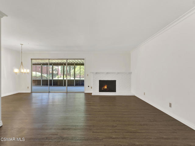 121 Ensenada Avenue, Newbury Park CA: https://media.crmls.org/mediaz/a642cb4c-ac68-4b51-83cd-ebfca312f23b.jpg