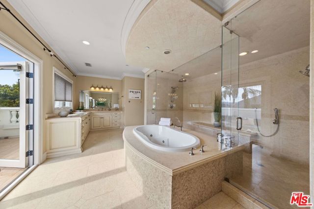 25043 Abercrombie Lane, Calabasas CA: https://media.crmls.org/mediaz/a642fddd-7225-40bc-b344-9c64c421c25e.jpg