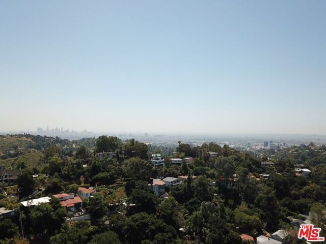 6053 Rodgerton Drive, Los Angeles CA: https://media.crmls.org/mediaz/a6440ac4-8f26-411b-b39c-238e640057a0.jpg