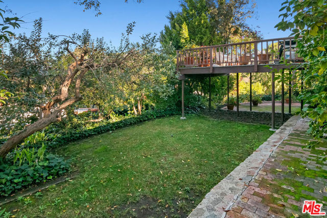15213 Del Gado Drive, Sherman Oaks CA: https://media.crmls.org/mediaz/a644ddfc-9be5-429b-a096-06e6378d7c54.jpg