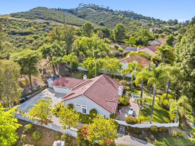 2241 Willowbrook St, Escondido CA: https://media.crmls.org/mediaz/a6455826-8c52-4bc8-a887-9d5373057d97.jpg