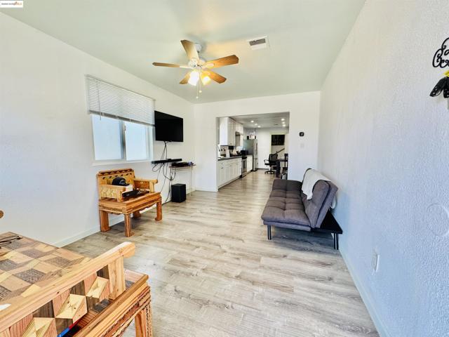 1344 64Th Ave, Oakland CA: https://media.crmls.org/mediaz/a6465b2a-f25a-455d-9619-b50f1ad84b81.jpg