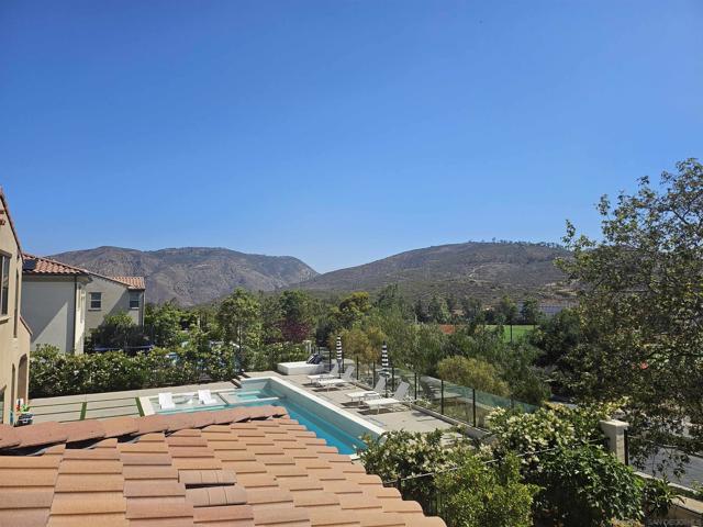 16231 Sunny Summit Dr, San Diego CA: https://media.crmls.org/mediaz/a646c248-b812-4d7d-8919-2a4422a2a9d0.jpg