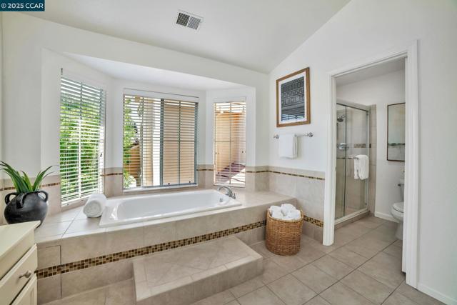 1364 Canyon Side Ave, San Ramon CA: https://media.crmls.org/mediaz/a64727dc-e3f5-4185-b6e0-02c9e78e6b98.jpg