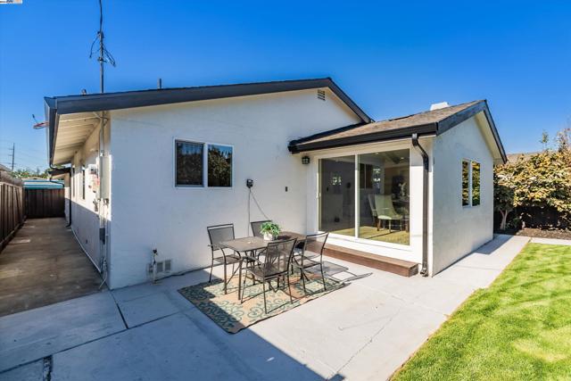 Image 38 of 49 For 344 Silvertip Ct