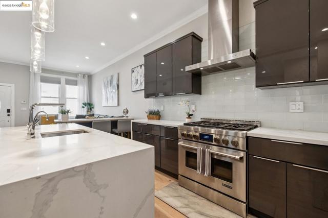1537 Revere AVE, San Francisco CA: https://media.crmls.org/mediaz/a6475be3-963e-4889-b1af-0d3c160a38b5.jpg