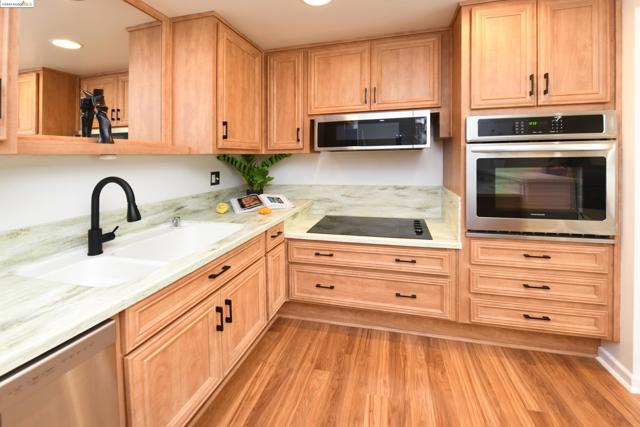 1910 Skycrest Dr, Walnut Creek CA: https://media.crmls.org/mediaz/a6478357-993f-4f2a-8d5b-bb1ee7472f7e.jpg