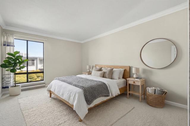 8 Commodore Drive, Emeryville CA: https://media.crmls.org/mediaz/a6479ea1-c278-4e7b-8605-1f7aada95a15.jpg