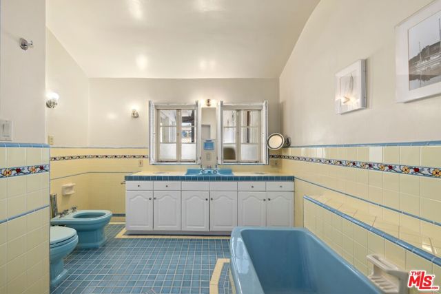 Drew Fenton | 311 Amalfi Drive Santa Monica CA | MLS: 7502806 Drew Fenton | 311 Amalfi Drive Santa Monica CA | MLS: 7502806