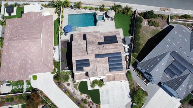 Detail Gallery Image 9 of 49 For 1564 Manzanita Hollow, Vista,  CA 92084 - 5 Beds | 4 Baths