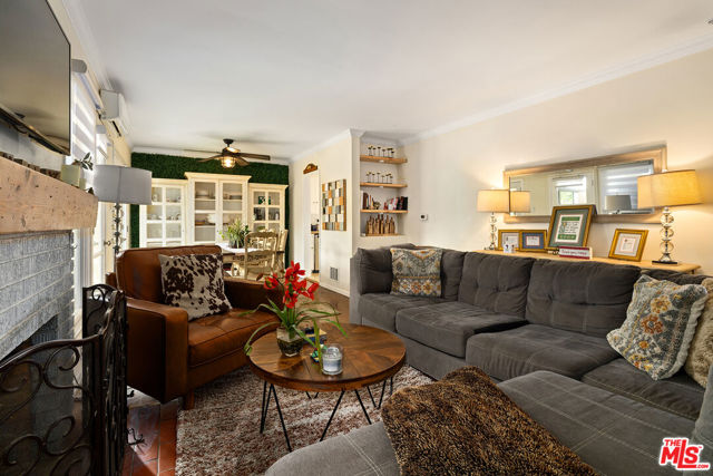 11419 Francis Place, Los Angeles CA: https://media.crmls.org/mediaz/a647ec77-1620-4812-a7f6-daee653b90ac.jpg