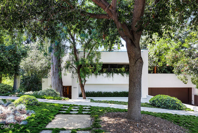 1055 Sherwood Road, San Marino CA: https://media.crmls.org/mediaz/a64833fc-984d-4f33-9ef7-370c14bdade6.jpg