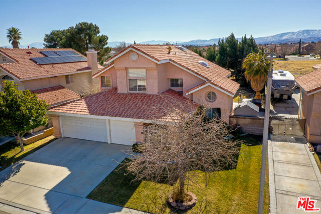3626 W Avenue J2, Lancaster CA: https://media.crmls.org/mediaz/a6487e84-5557-4c3f-824e-68b72fde5629.jpg
