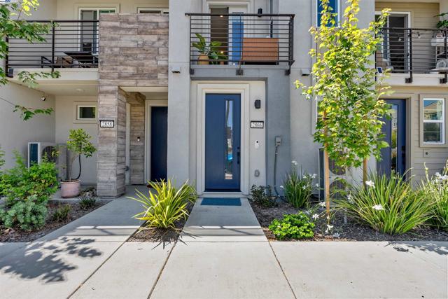 2866 Crusader st, Alameda CA: https://media.crmls.org/mediaz/a6488253-b874-45f7-a13f-864c87095437.jpg